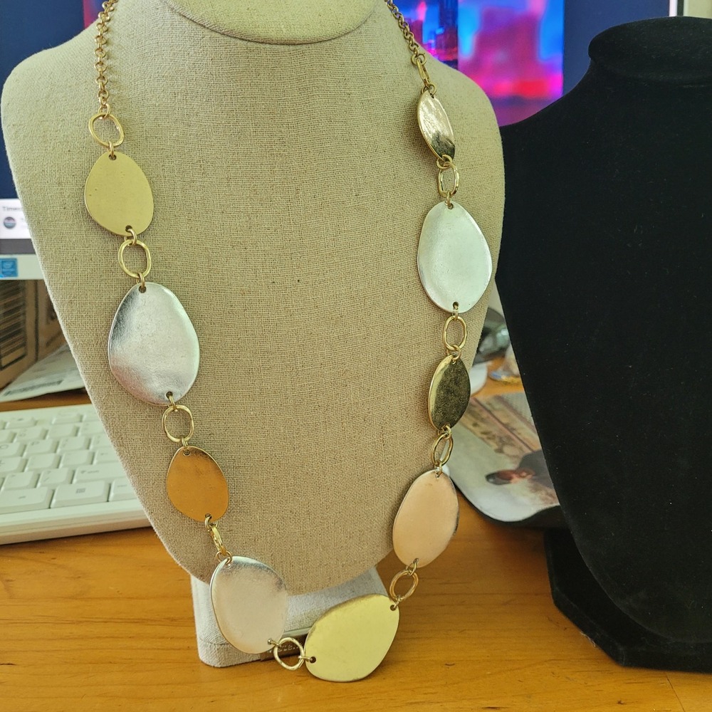 Vintage Tri Tone Hammered Disc Statement Necklace 30in 81g Mixed Metal